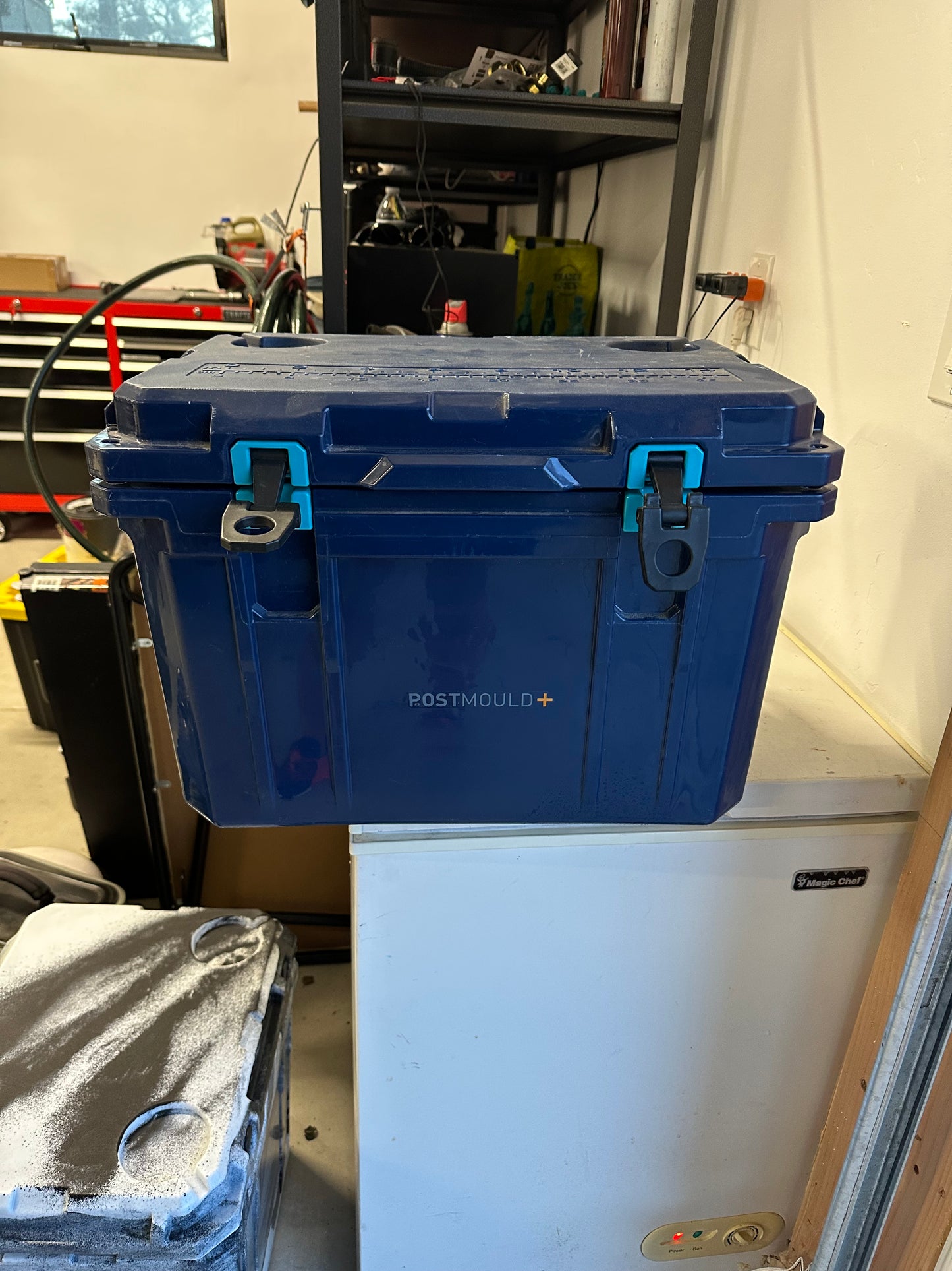 Cubix QuadraX 20-Quart Heavy Duty Cooler-Navy Blue-(7 out of 10 condition)