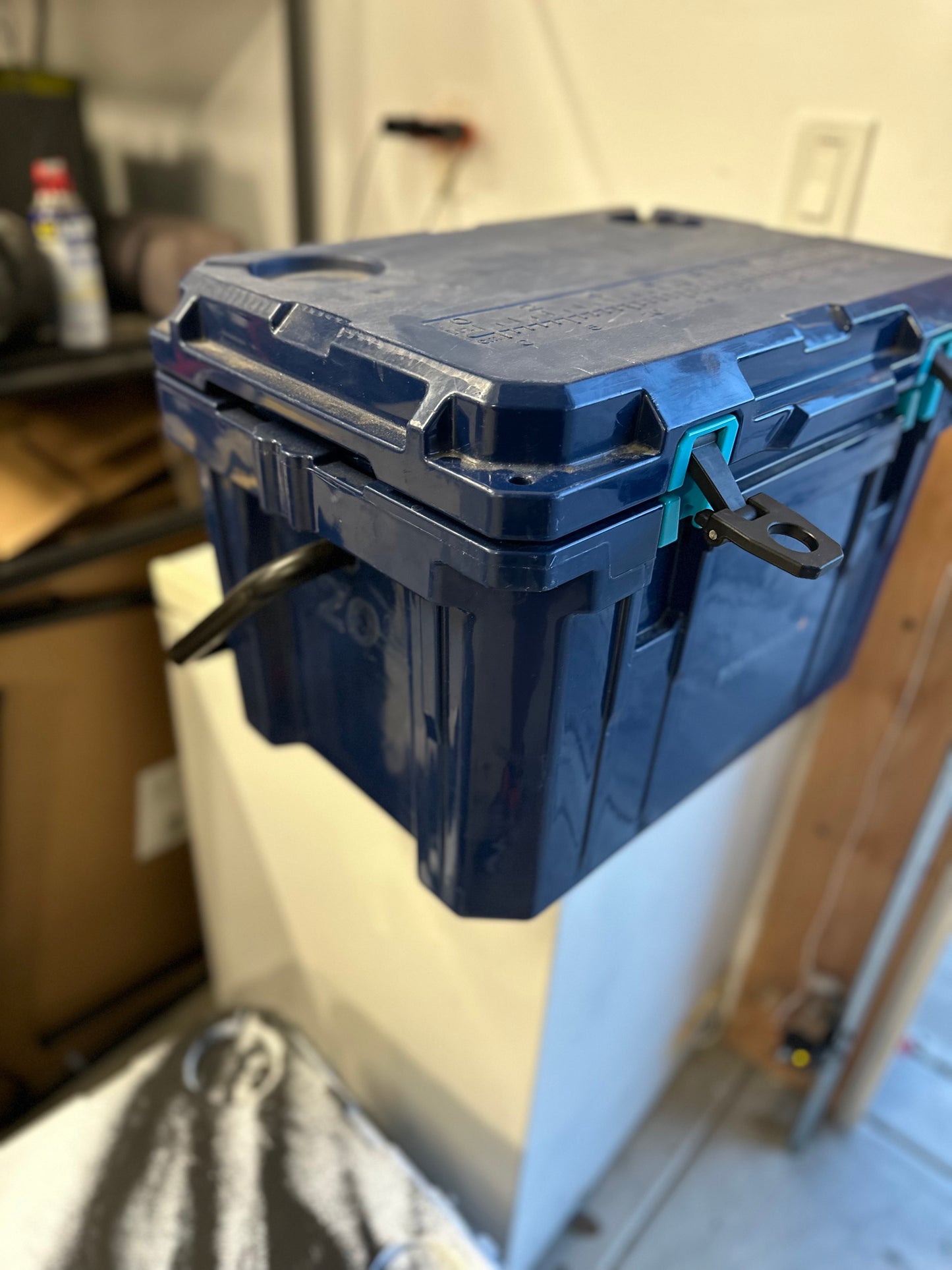 Cubix QuadraX 20-Quart Heavy Duty Cooler-Navy Blue-(7 out of 10 condition)