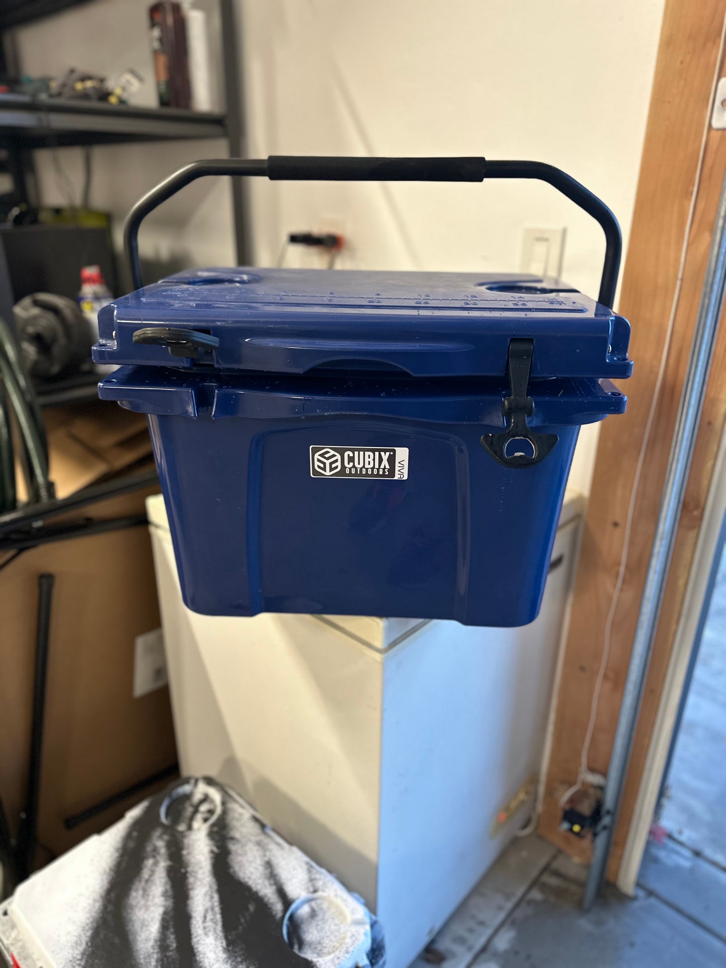 Cubix Outdoor Viva Series 25-Quart Cooler-Blue (Almost New!)