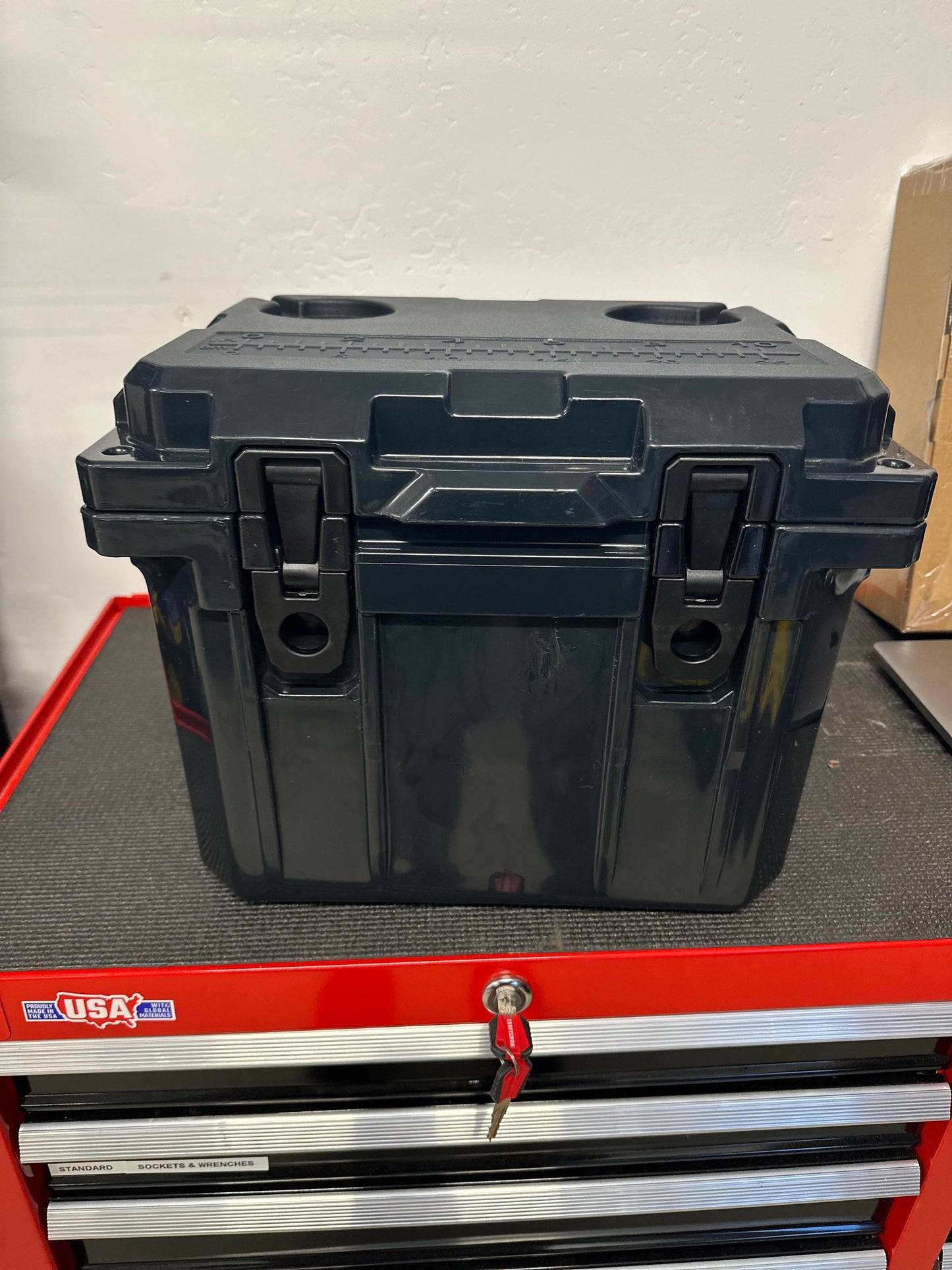 QuadraX 10-Quart Personal Cooler-Black (Blemish on Front)